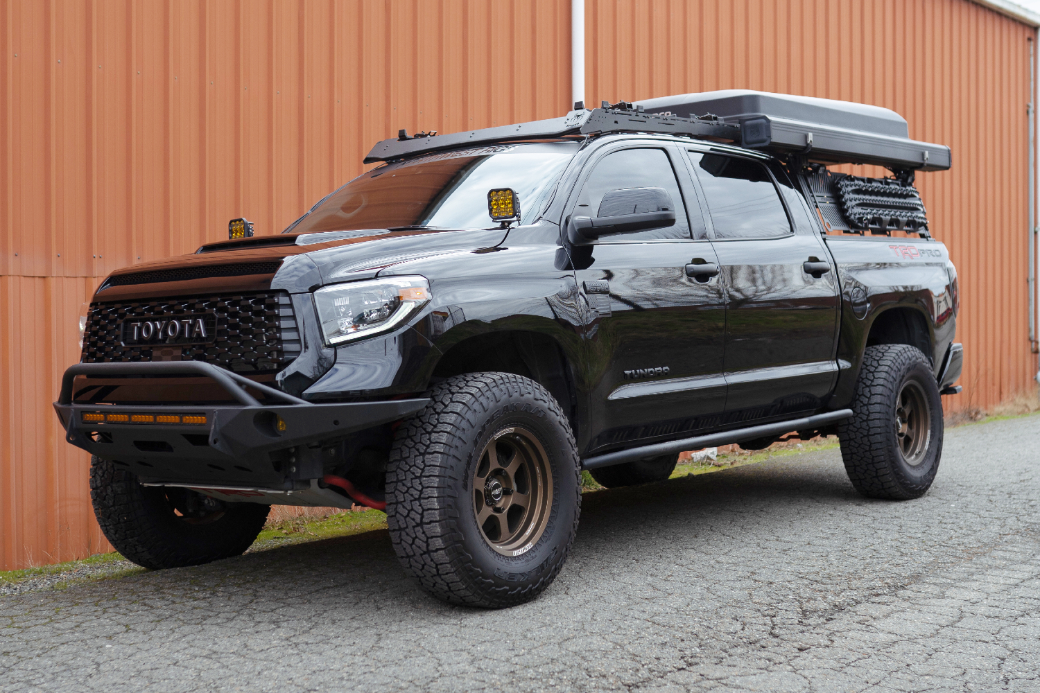 TRD 
アルファード、ヴェルファイア  マフラー TRD 16-In. Off-Road Beadlock-Style Alloy Wheels: Bronze